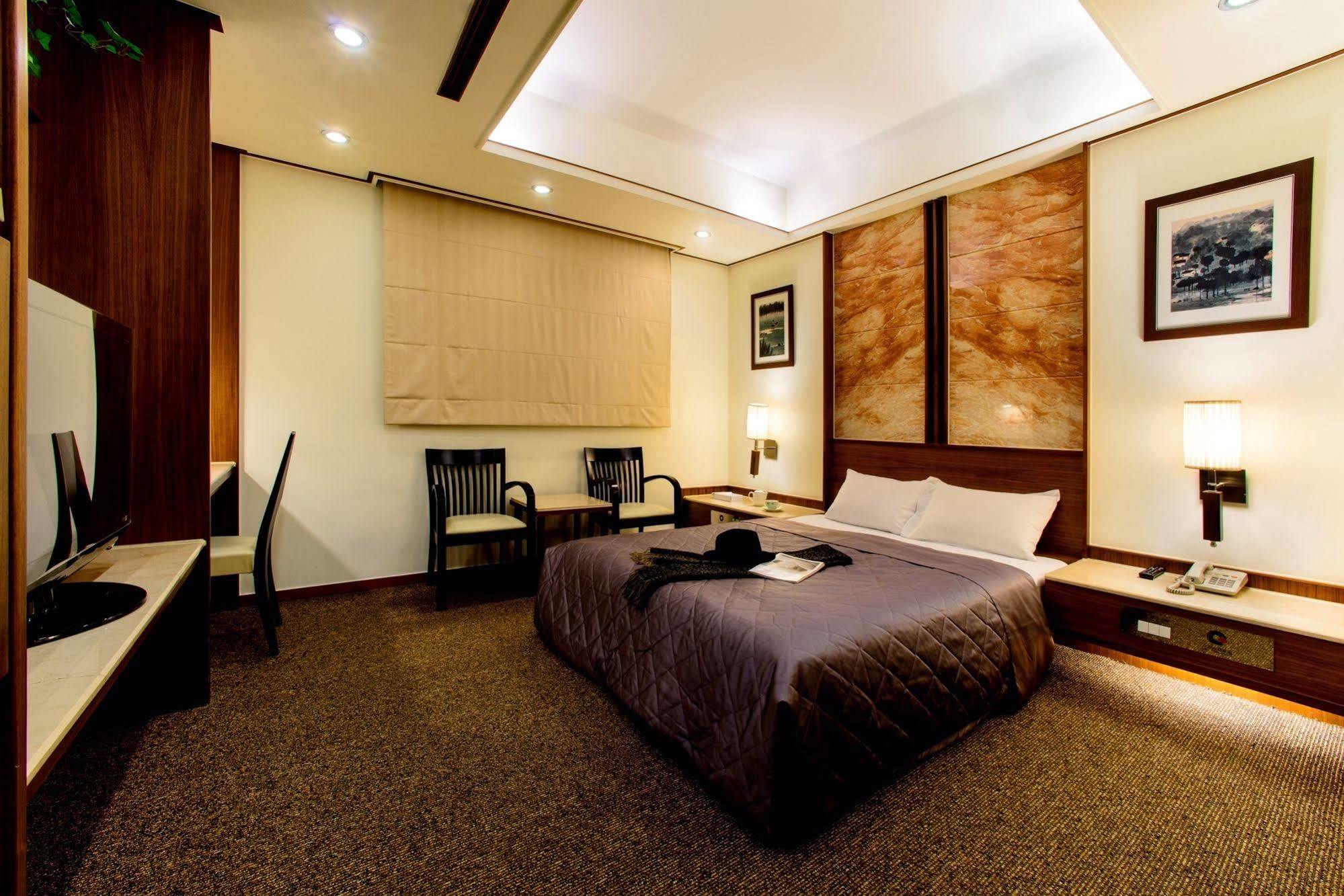 Kao Yuan Hotel - Zhong Shan Тайчжун Экстерьер фото